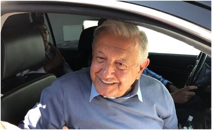 "Marcha por la democracia, muestra de un país libre", dice AMLO; pero llama a los asistentes "alcahuetes"