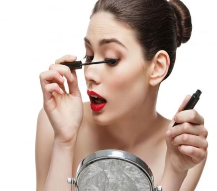 Dale una segunda oportunidad a tu máscara de pestañas seca con estos tips