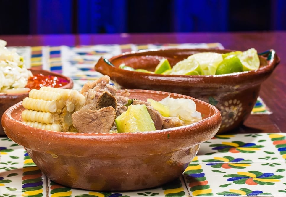 El vinagre es tu mejor aliado para saber si tus recipientes de barro tienen plomo / Foto: Unsplash