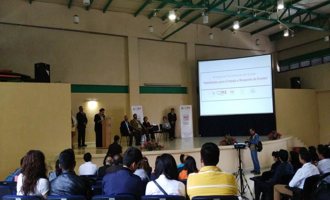 La cifra se divulgó durante la entrega de constancias a estudiantes del Instituto de Educación Media Superior del Distrito Federal. (Foto: Especial)