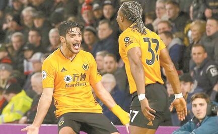 Adama Traoré arremete contra Raúl Jiménez