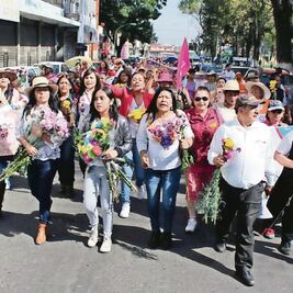 Marchan en contra de la violencia hacia mujeres