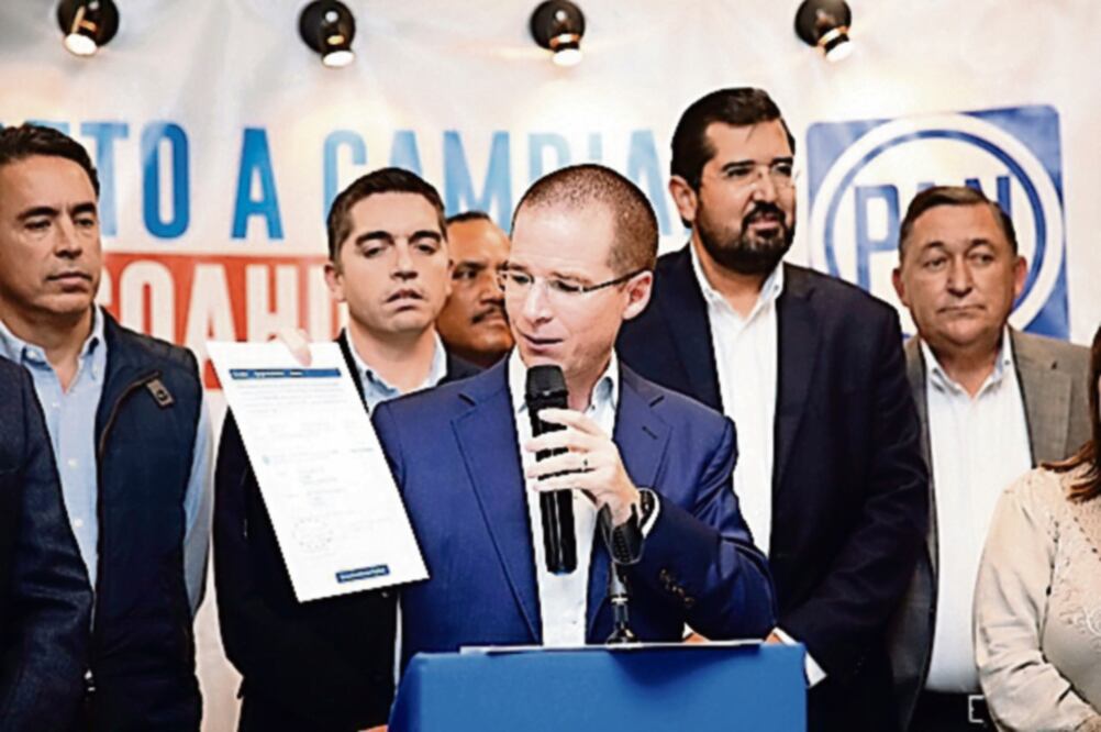 Ricardo Anaya, presidente nacional del PAN, dice que les está brindando a sus hijos una oportunidad educativa que él también tuvo (PAN)