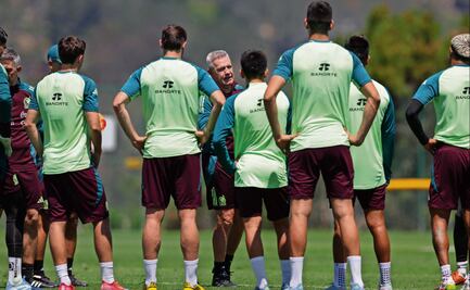 Enrique Borja sale en defensa del papel de afición mexicana; "No debe pesar, sino ser aliciente"