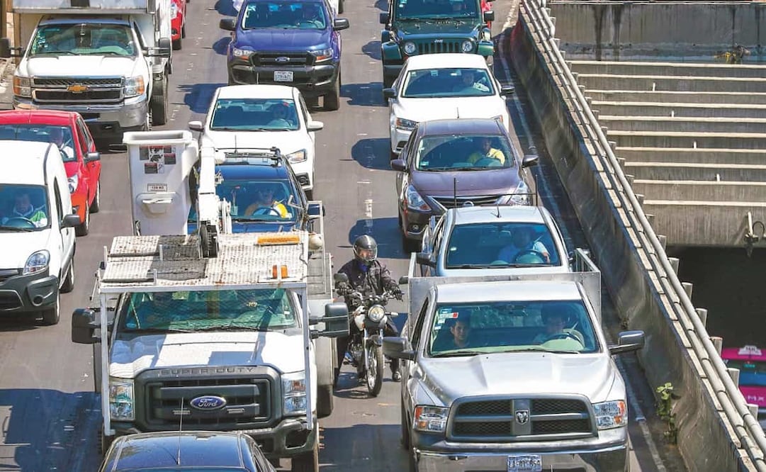 Autos con engomado amarillo no circulan este lunes, 24 de mayo. El Universal