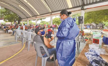 Población supera a militares para la vacunación en Oaxaca 