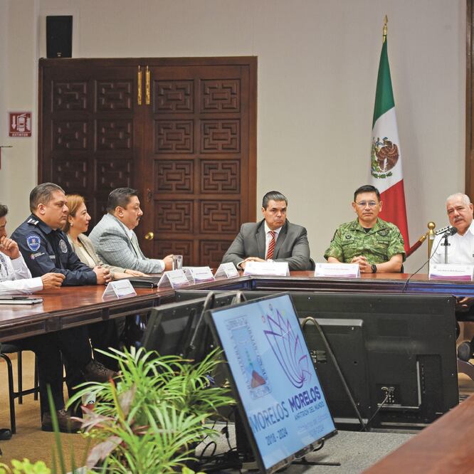 Funcionarios federales y estatales, durante la reunión de la Mesa de Coordinación Estatal para la Construcción de la Paz en Morelos. JUSTINO MIRANDA. EL UNIVERSAL
