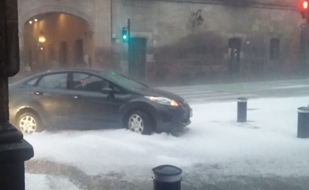 Lluvias dejan caídas de árboles y casas inundadas en Morelia