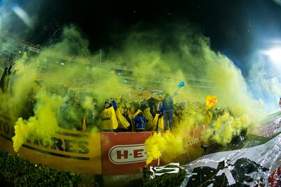 Afición de Tigres calienta el clásico ante Rayados  