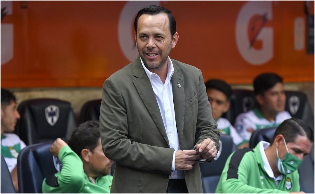 Eduardo Fentanes, el técnico que se atrevió a "robarle" a Ricardo La Volpe. Foto: IMAGO7