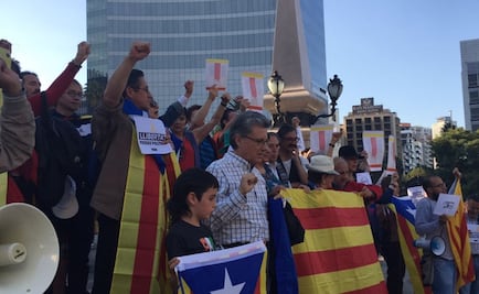 ​Protestan catalanes en Ángel de la Independencia por arresto de Puigdemont