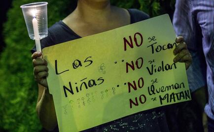 Presidente de Guatemala homenajea a niñas que murieron en incendio en 2017