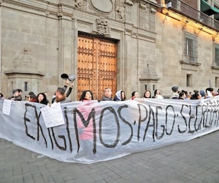 Artistas empujan pago y diálogo