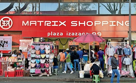 FOTOS: Productos chinos toman calles de CDMX; improvisan locatarios de Izazaga 89 puestos ambulantes