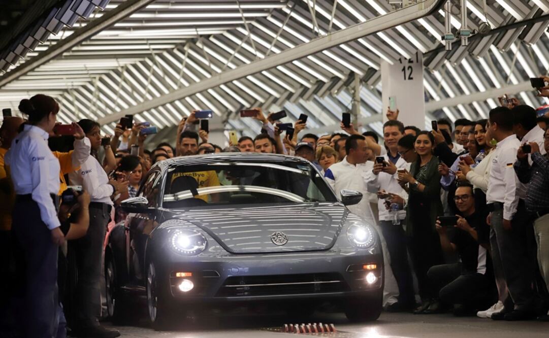 Ceremony marking the end of production of VW Beetle cars, at company's assembly plant in Puebla, Mexico - Photo: Imelda Medina/REUTERS