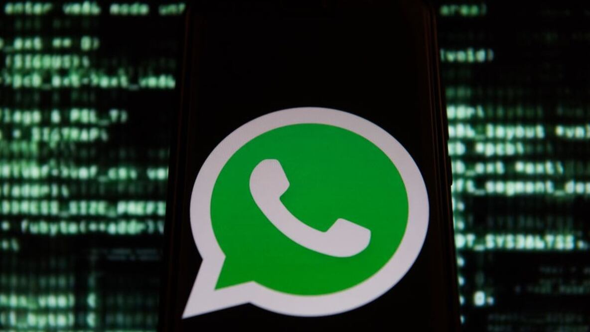 Whatsapp recomienda actualizar el teléfono como medida de seguridad. / Getty Images