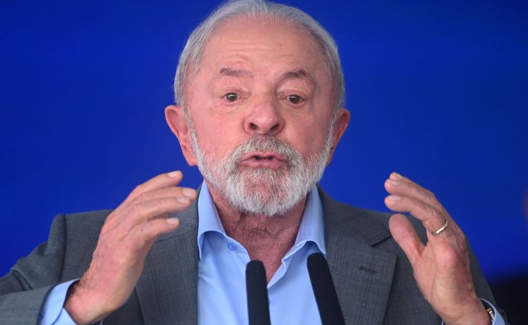 El presidente brasileño, Luiz Inácio Lula da Silva, habla durante una ceremonia de anuncio de los proyectos aprobados por el Fondo de Inversión en Infraestructura Social y los Proyectos de Abastecimiento de Agua Urbana y Rural y de Saneamiento Urbano bajo las Nuevas Selecciones del Nuevo Programa de Aceleración del Crecimiento, en el Palacio de Planalto, en Brasilia, Brasil, el 10 de diciembre de 2025. Foto: Xinhua