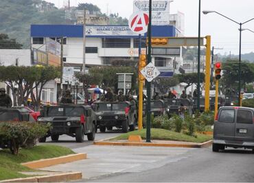 Military sends hundreds of troops to reinforce Mexico's southern border