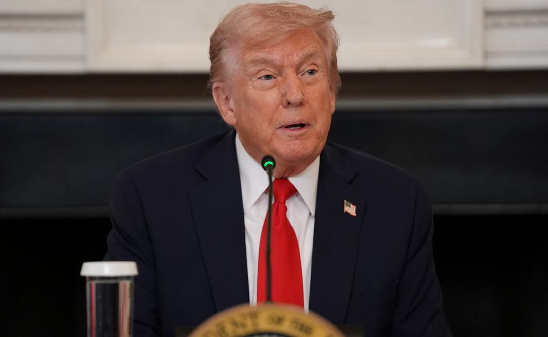 El presidente Donald Trump habla durante una mesa redonda sobre Antifa en el Comedor de Estado de la Casa Blanca, el miércoles 8 de octubre de 2025, en Washington. Foto: AP