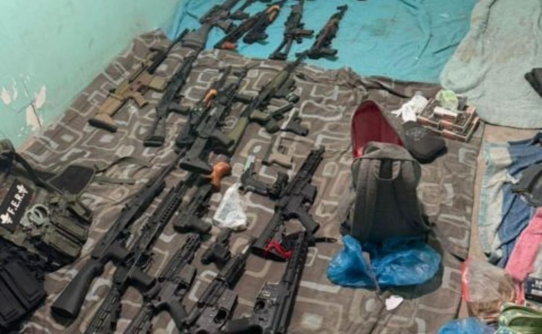 Aseguran arsenal en Tijuana; decomisan 34 armas, miles de cartuchos y droga.
Foto: Especial.