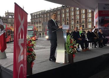 Presentan 10 unidades nuevas de Turibús