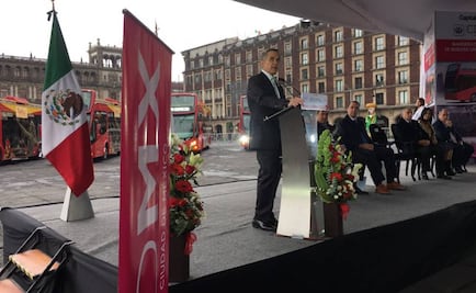 Presentan 10 unidades nuevas de Turibús