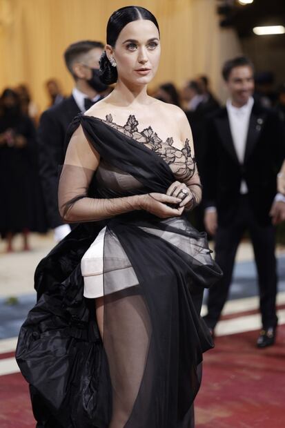 Atuendos que quedaron a deber en la MET GALA