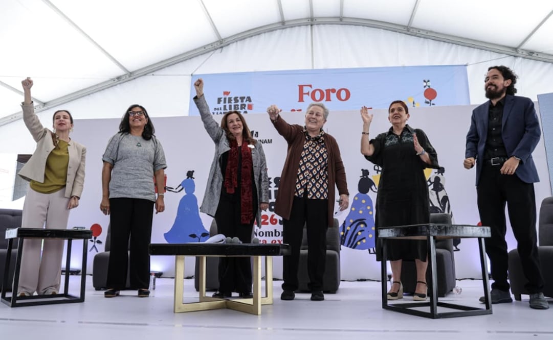 Aspectos de La Fiesta del Libro y la Rosa, encuentro literario y cultural con sede en el Centro Cultural Universitario de la UNAM. Fotos: Gabriel Pano/EL UNIVERSAL.