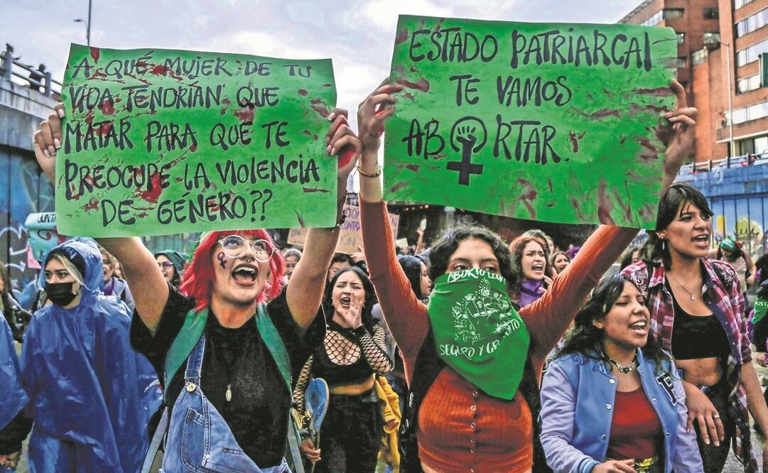 Colombianas durante una manifestación para conmemorar el Día Internacional de la Eliminación de la Violencia contra la Mujer, en Bogotá, el 25 de noviembre pasado. Foto: Archivo/AFP