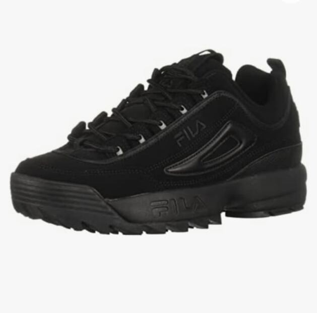 Dua Lipa modela look de cholo y nos regresa a los 90