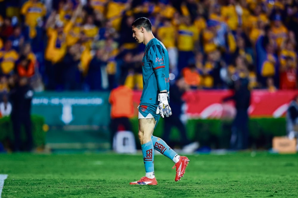 La equivocación del arquero fue costosa, al darle el gol a Tigres. Foto: de IMAGO7