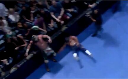 Lucha Libre: El Valiente sufre aparatoso golpe; es trasladado al hospital