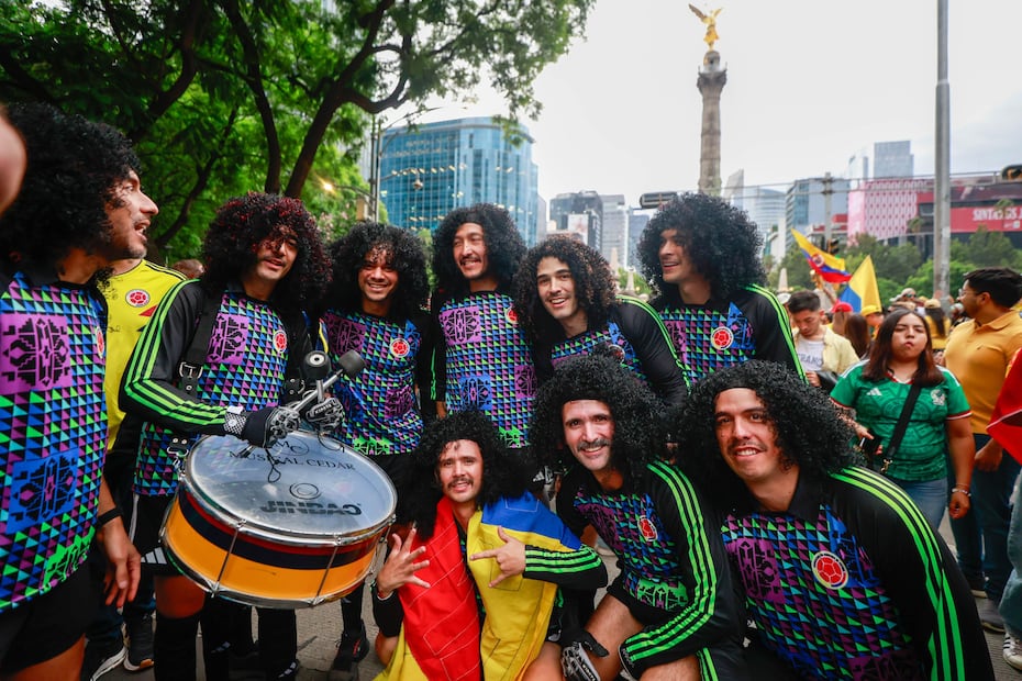 Miles de aficionados colombianos tomaron el Ángel de la Independencia antes del debut en la Copa del Mundo / Fotos: Diego Simón Sánchez - EL UNIVERSAL