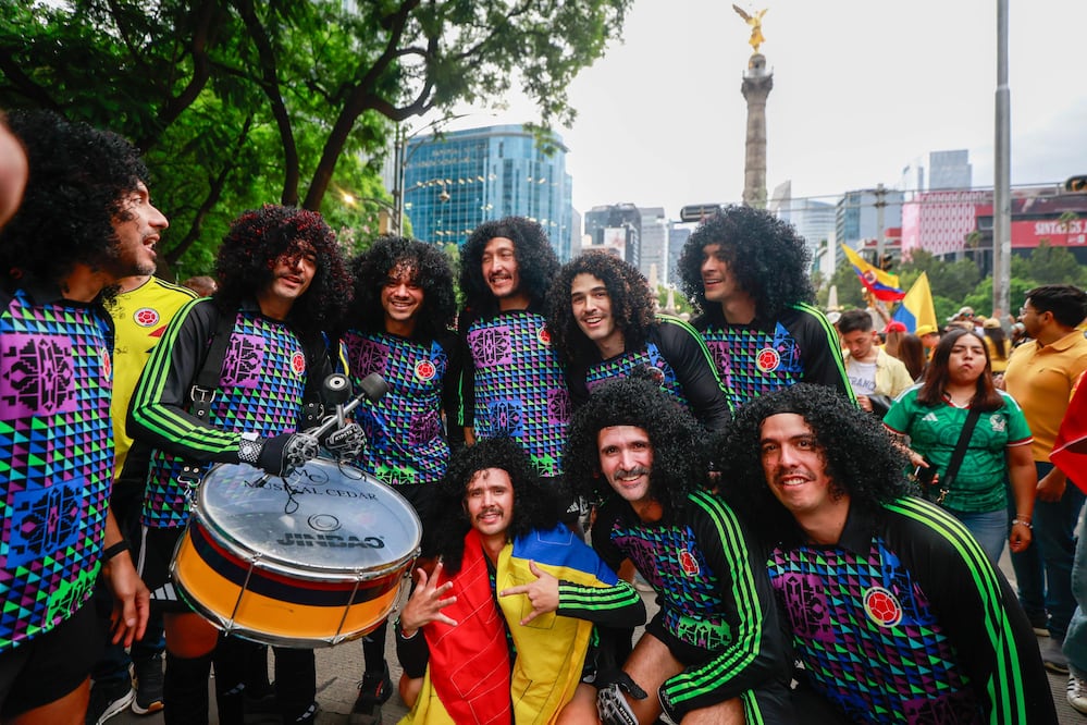 Miles de aficionados colombianos tomaron el Ángel de la Independencia antes del debut en la Copa del Mundo / Fotos: Diego Simón Sánchez - EL UNIVERSAL