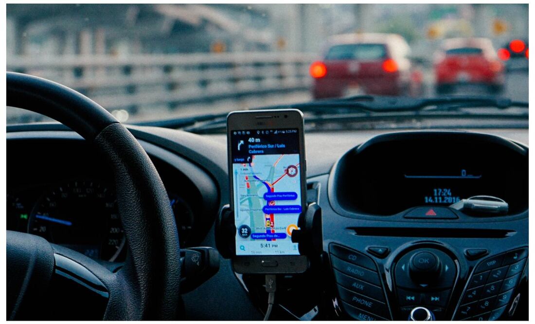 Conoce cómo activar las alertas de radares en Google Maps para viajar en carretera. Imagen: Unsplash.
