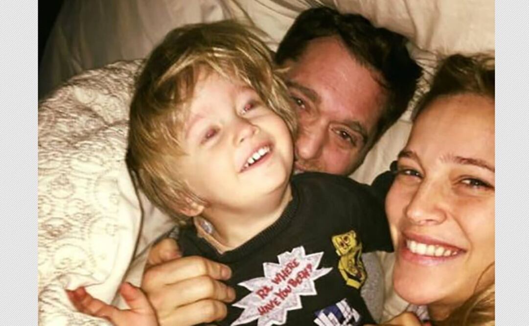 Hijo de Bublé supera el cáncer poco a poco