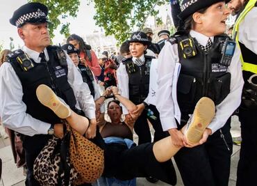 Sube a 532 los arrestados en Londres por apoyar ONG propalestina; fueron puestos en libertad con fianza