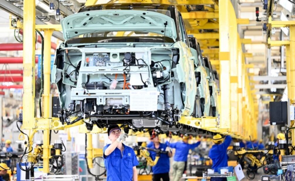 Vehículos de nueva energía ganan popularidad entre jóvenes de China