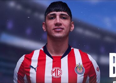 Alan Pulido, listo para regresar a la Liga MX; ya está registrado con las Chivas