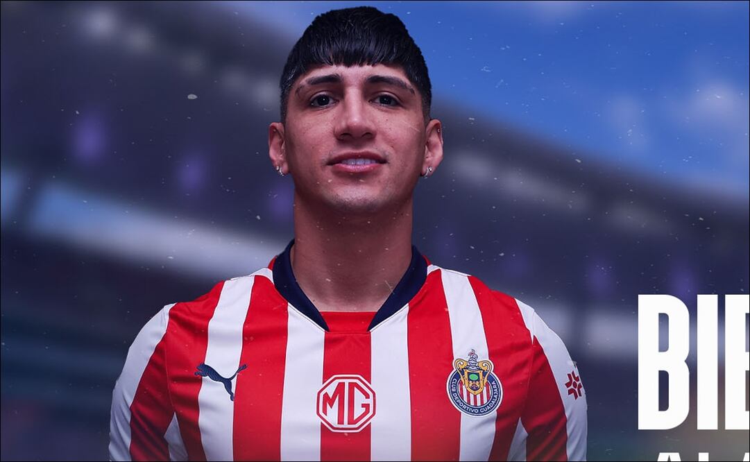 Alan Pulido regresa a las Chivas - Foto: @Chivas