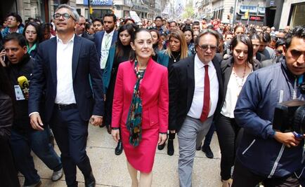 Entre porras y selfies, Sheinbaum sale del Congreso local tras rendir Primer Informe