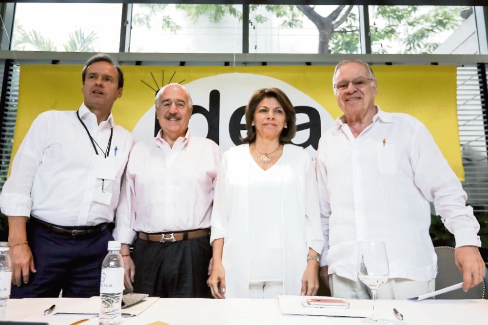 Los ex presidentes Jorge Quiroga (Bolivia), Andrés Pastrana (Colombia), Laura Chinchilla y Miguel Ángel Rodríguez (Costa Rica) pidieron al gobierno que suspenda la Constituyente (MIGUEL GUTIÉRREZ. EFE)