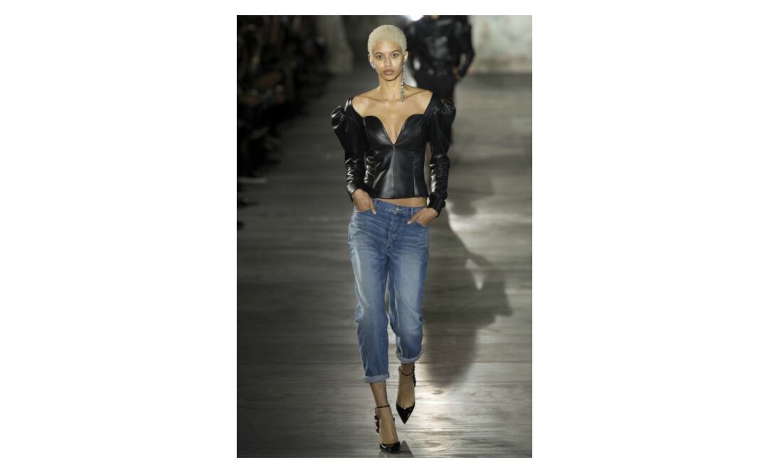 Yves Saint Laurent primavera 2017 Ready-To-Wear