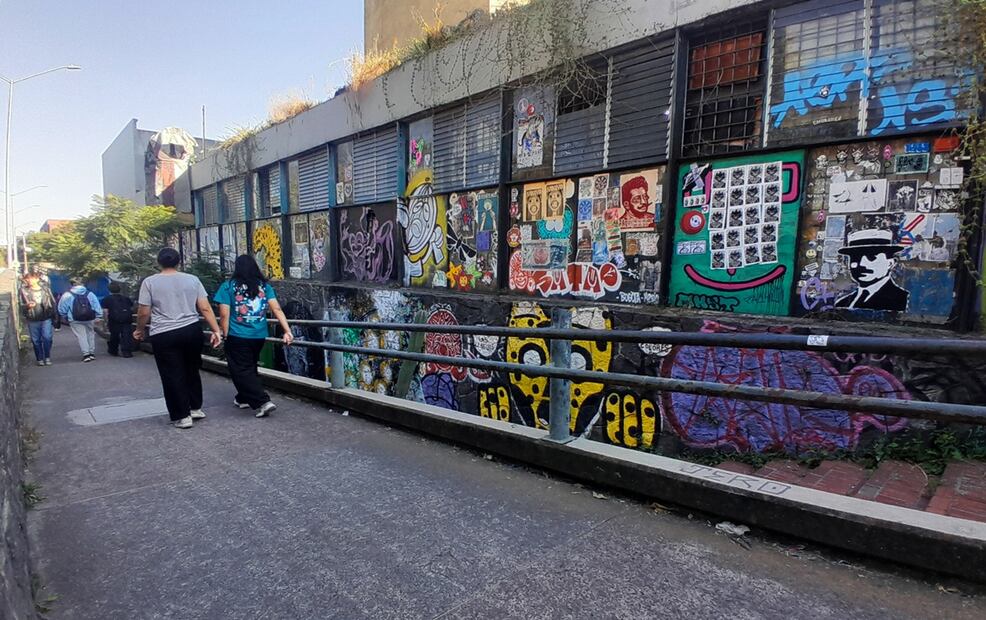 Sin butacas, con humedad y en un avanzado estado de deterioro se encuentra el auditorio llamado Che Guevara que se ubica a un costado de la Facultad de Filosofía y Letras en Ciudad Universitaria, el miércoles 19 de noviembre de 2025. Foto: Carlos Mejía/EL UNIVERSAL