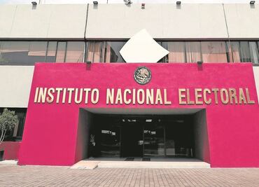 INE ordena a AMLO bajar mañanera del pasado viernes de YouTube y Facebook