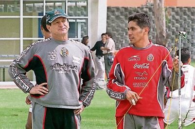 Para el “Ojitos” fue un honor dirigir a México