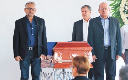Rinden homenaje a agentes asesinados 