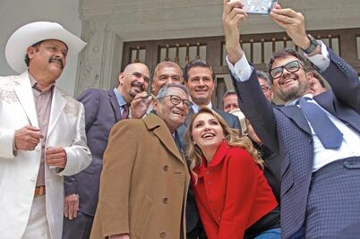 Instruye EPN difundir obra de los cantautores del país