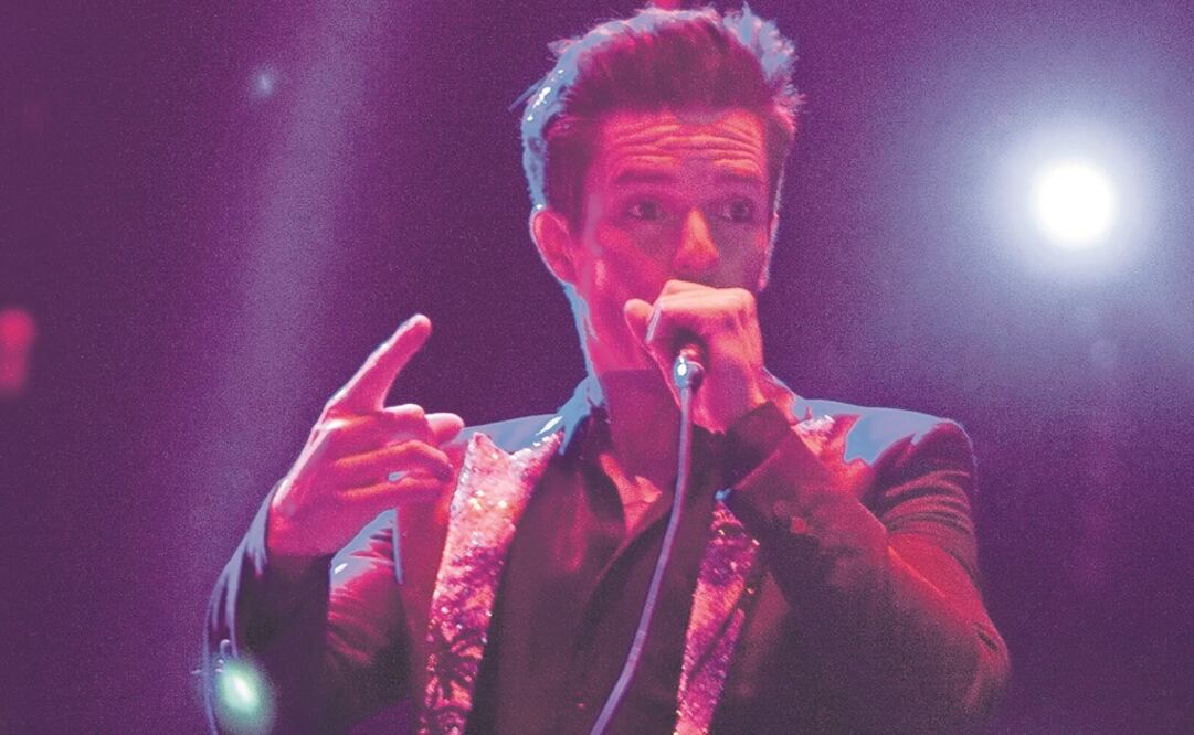 The Killers cerró la noche con temas como “Mr. Brightside”. (JULIO CESAR AGUILAR. AFP)