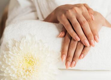 ¿Uñas de gel o acrílico? Estas duran más